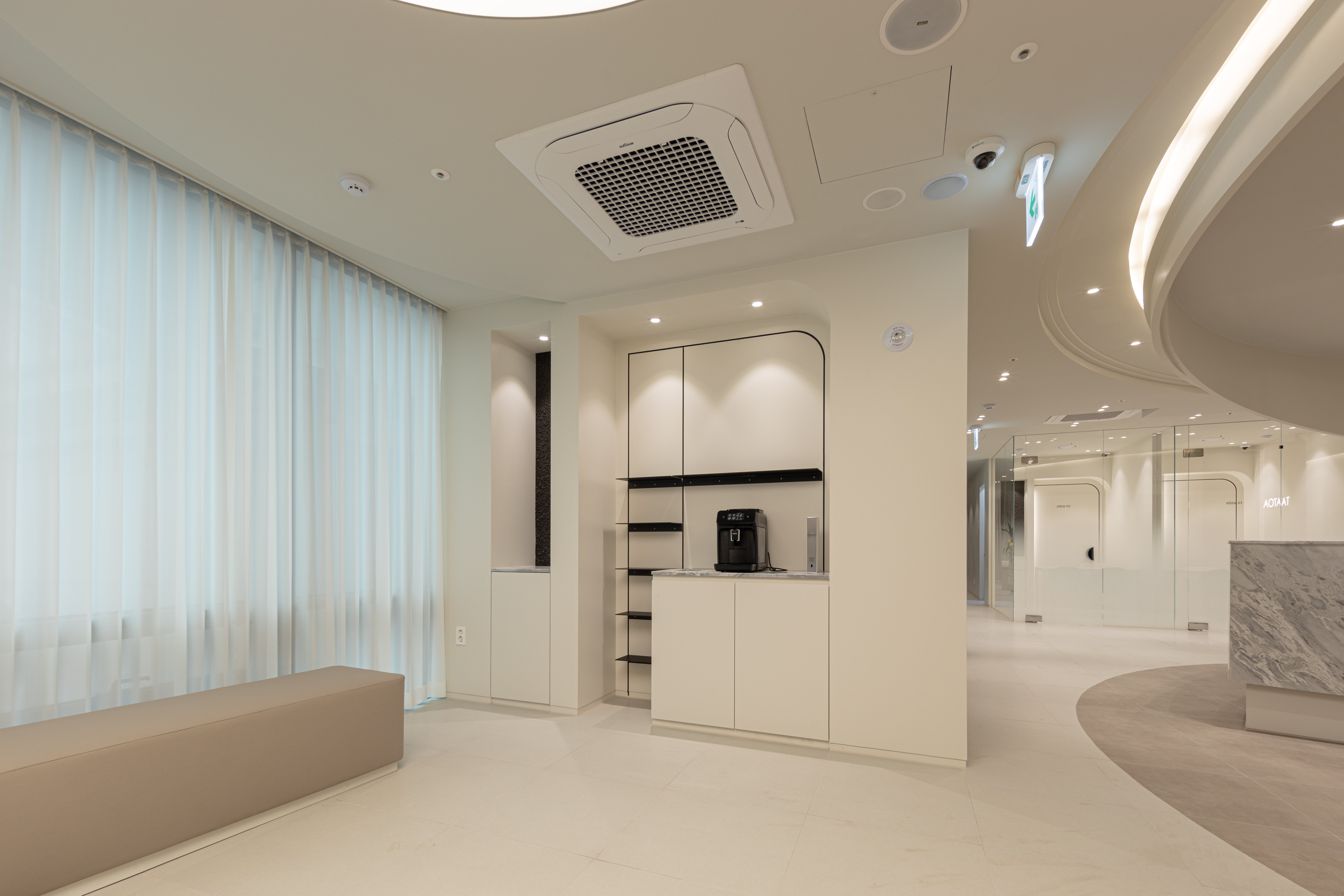 foreigner friendly dermatology clinic Seoul